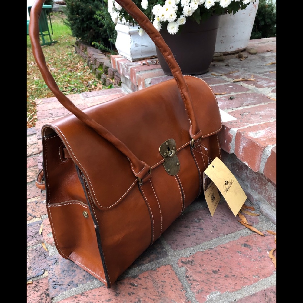Patricia Nash handbag. Brown leather.